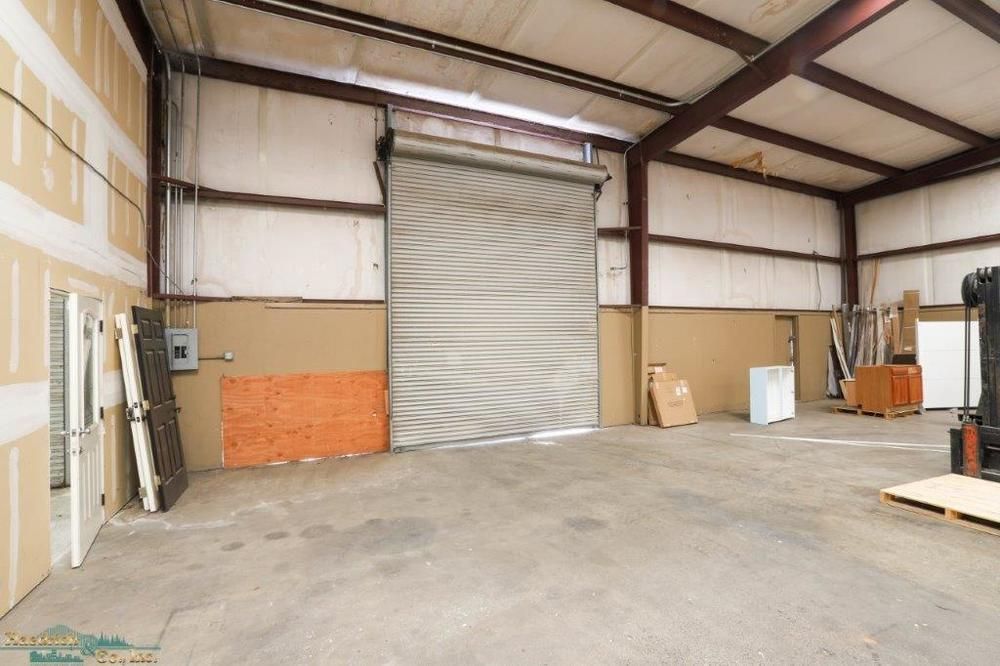 20250 Skypark Dr, Redding, CA 96002
